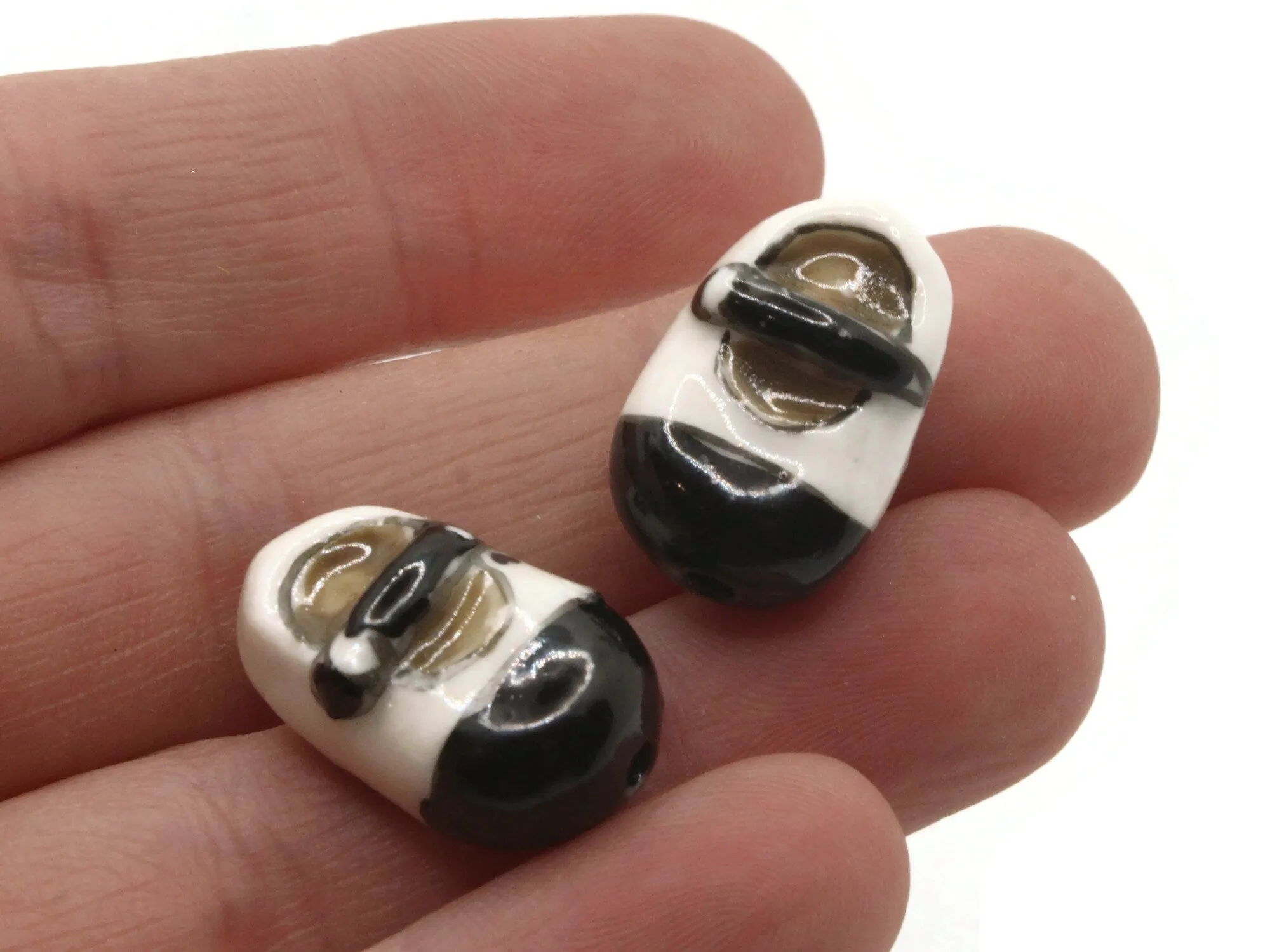 4 20mm Porcelain Buckle Shoe Black and White Footwear Beads